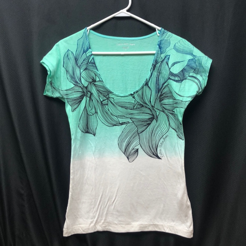 3 For $21 🙀Calvin Klien Deep Crew Neck “T”